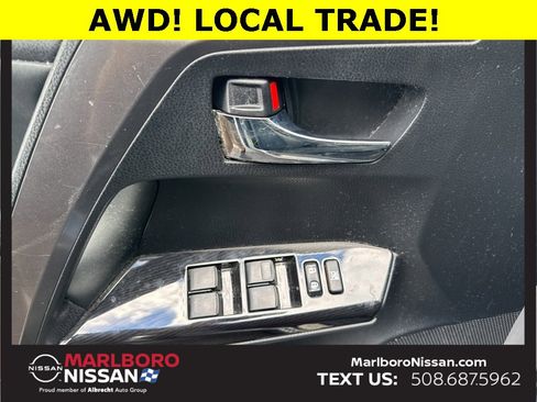 Used 2018 Toyota RAV4 SE image 19