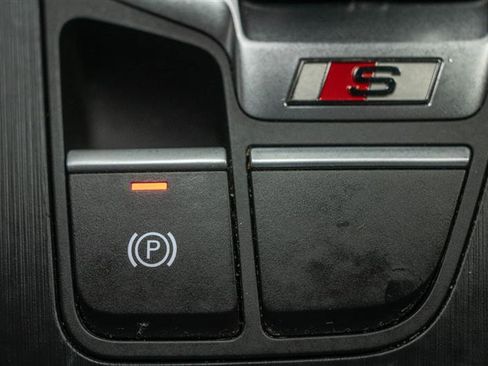 Used 2018 Audi SQ5 Premium Plus image 24