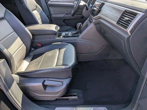 Used 2022 Volkswagen Atlas SE w/ Black Wheel Package image 21