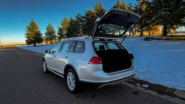 Used 2017 Volkswagen Golf Alltrack SE AWD/4WD image 8
