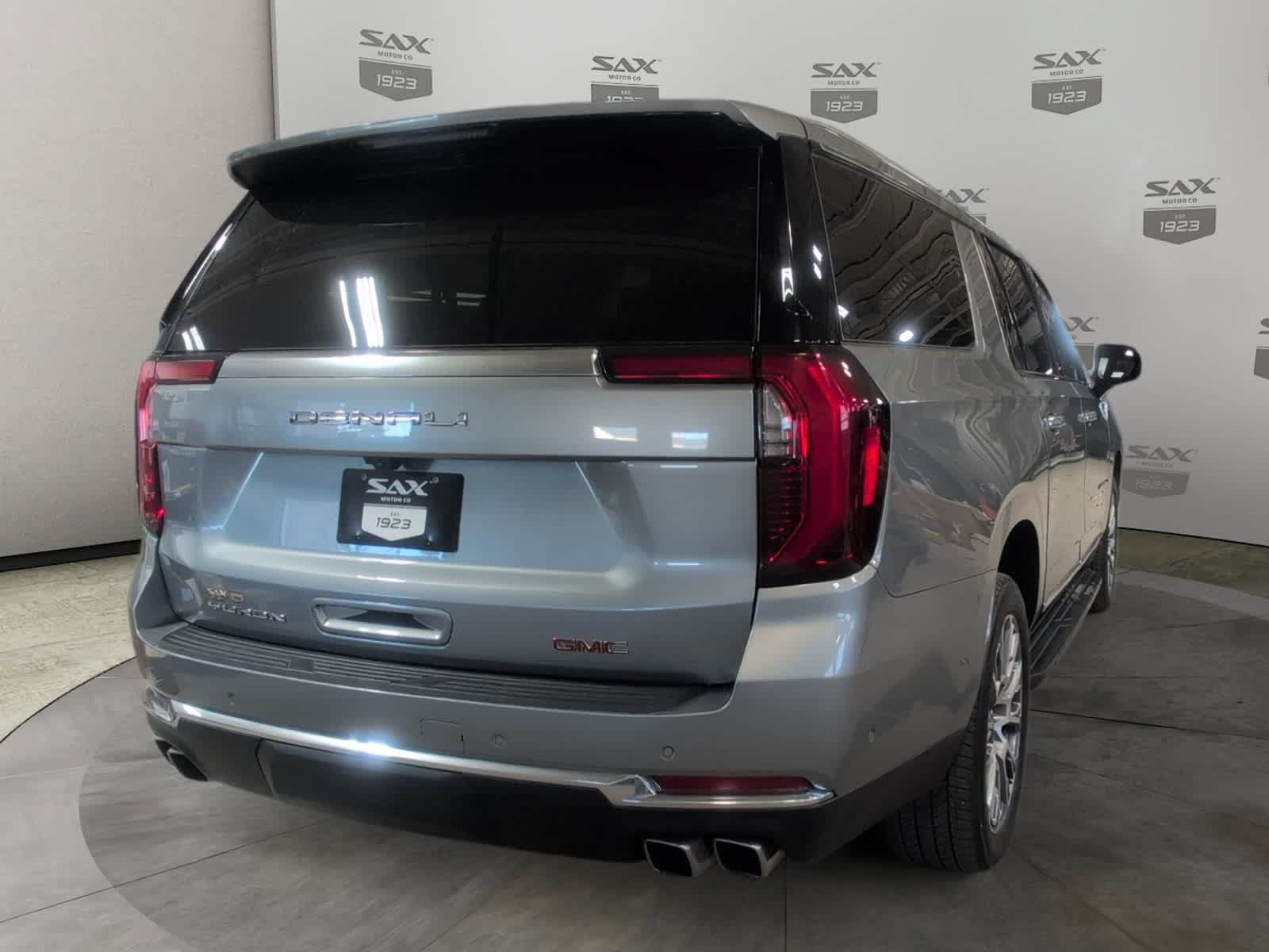 Used 2025 GMC Yukon XL Denali AWD/4WD image 5