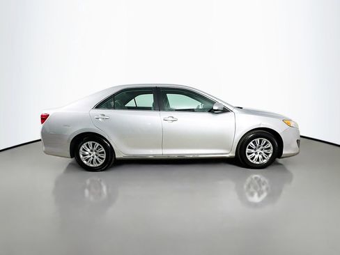 Used 2012 Toyota Camry LE FWD image 9