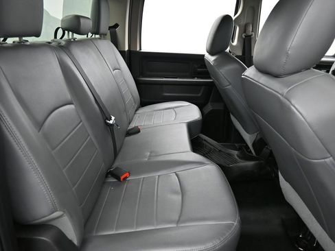 Used 2019 RAM 1500 Tradesman w/ Chrome Appearance Group RWD image 31