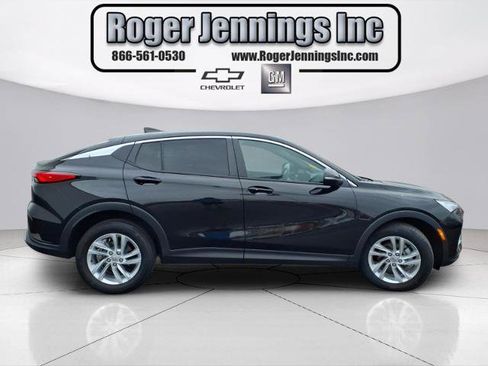 Used 2024 Buick Envista Preferred w/ Convenience I Package FWD image 5