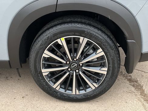 New 2026 Nissan Pathfinder Platinum image 8