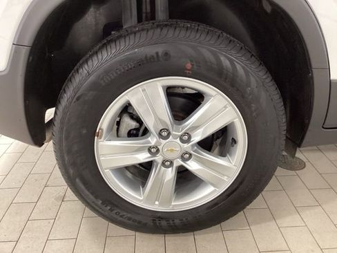 Used 2022 Chevrolet Trax LT w/ LT Convenience Package image 25