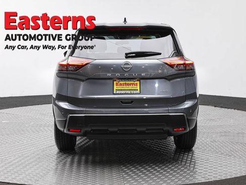Used 2024 Nissan Rogue S AWD/4WD image 6