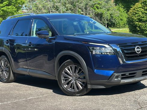 Certified 2023 Nissan Pathfinder SL w/ SL Premium Package AWD/4WD image 1