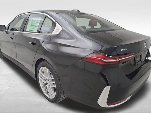 New 2025 BMW 530i xDrive AWD/4WD image 7