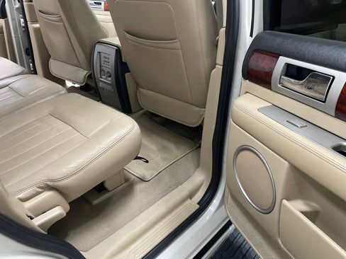 Used 2006 Lincoln Navigator Ultimate image 31