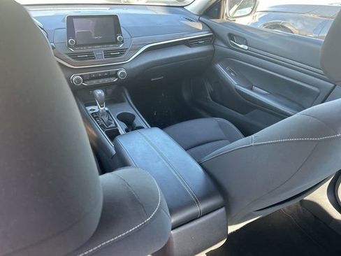 Used 2025 Nissan Altima 2.5 SV image 19