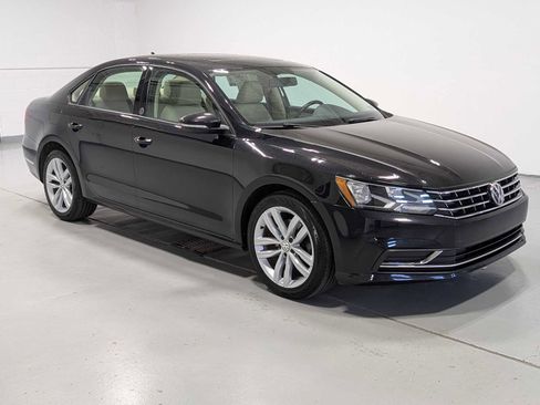 Used 2019 Volkswagen Passat 2.0T Wolfsburg w/ Wheels & Sunroof Package FWD image 6