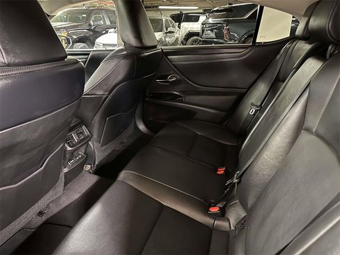 Used 2022 Lexus ES 350 w/ Premium Package image 17