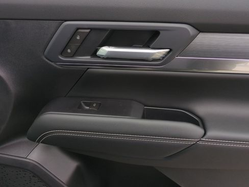 New 2026 GMC Terrain Elevation w/ Elevation Premium Package AWD/4WD image 19