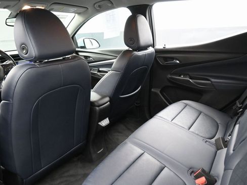 Used 2022 Chevrolet Bolt EUV LT w/ Convenience Package image 29