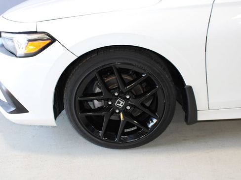 Used 2023 Honda Civic Sport image 4