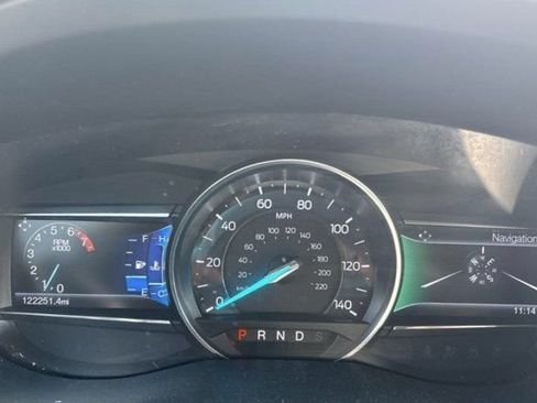 Used 2017 Ford Explorer XLT w/ Equipment Group 202A AWD/4WD image 33