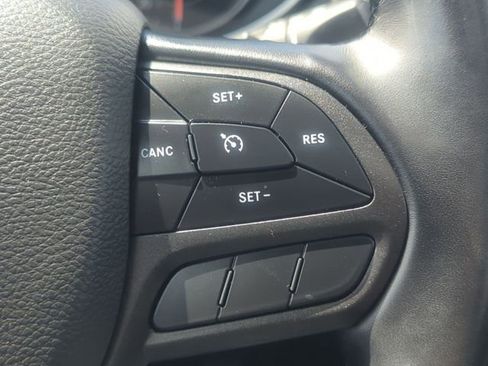 Used 2020 Jeep Cherokee Trailhawk w/ Comfort/Convenience Group AWD/4WD image 14
