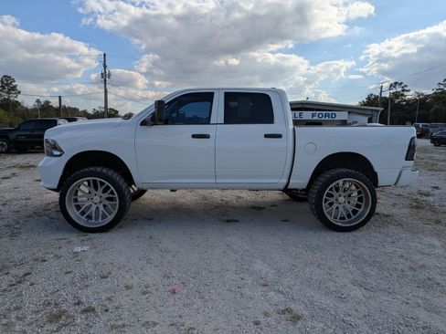 Used 2017 RAM 1500 Express w/ Express Value Package image 7