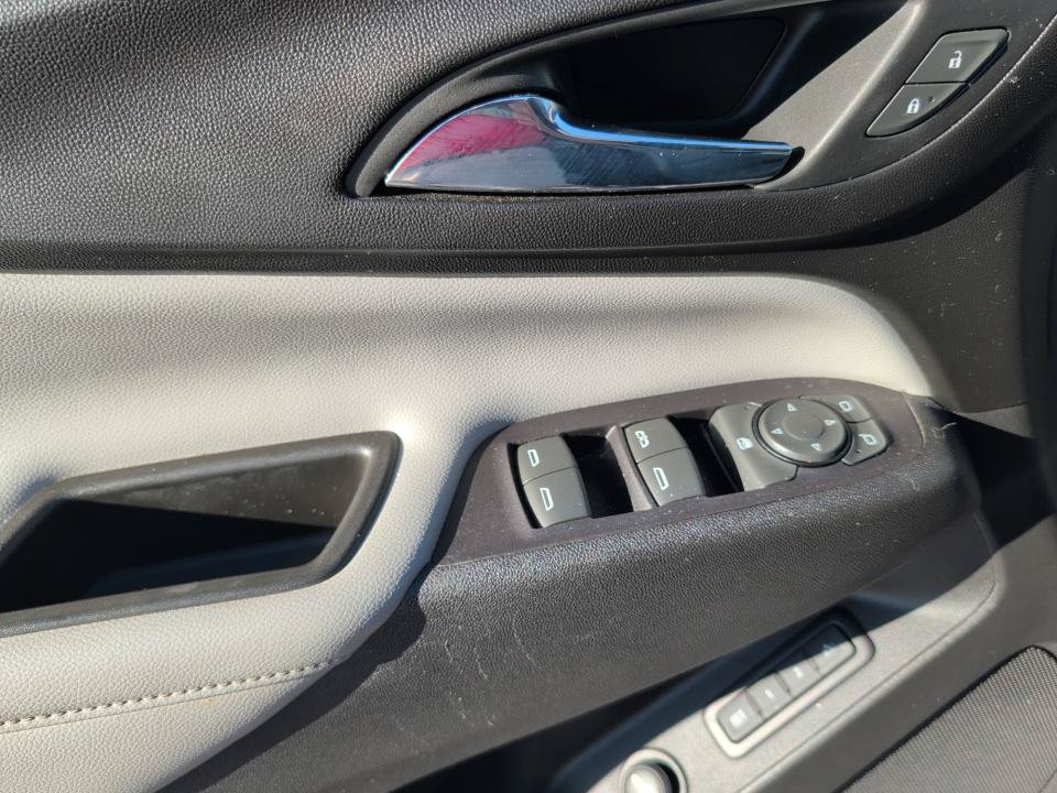 Used 2020 Chevrolet Equinox Premier FWD image 32