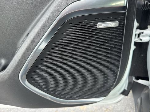 Used 2025 GMC Acadia Elevation image 21