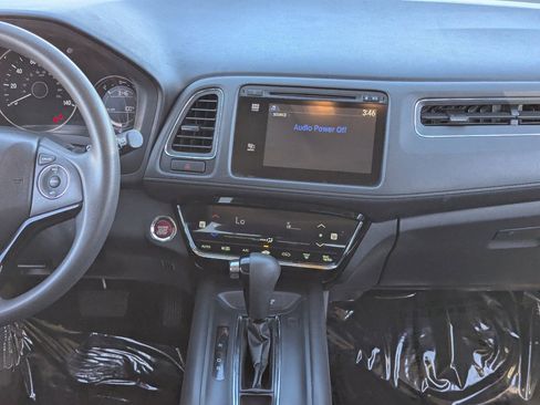 Used 2017 Honda HR-V EX image 14