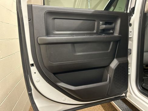 Used 2015 RAM 1500 Express RWD image 16