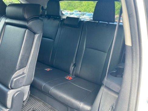 Used 2023 Toyota Highlander Limited AWD/4WD image 20