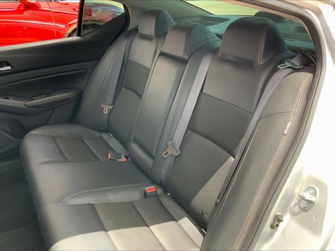 Used 2022 Nissan Altima 2.5 SR image 18