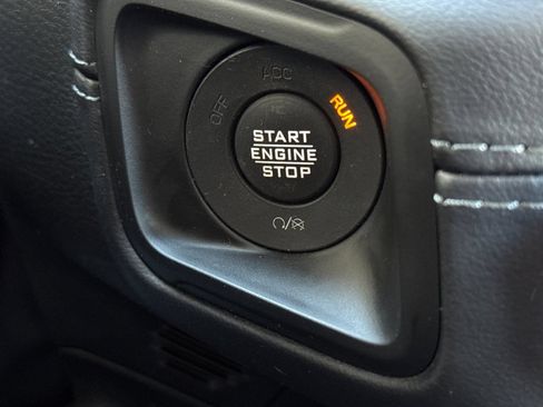 Used 2025 Jeep Wrangler Unlimited Rubicon AWD/4WD image 22