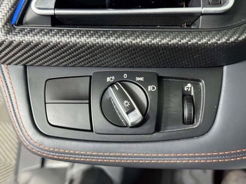 Used 2020 BMW i8 Coupe image 18