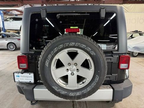 Used 2011 Jeep Wrangler Unlimited Sahara w/ Connectivity Group AWD/4WD image 3