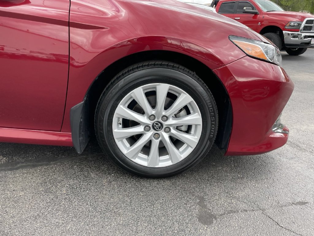 Used 2019 Toyota Camry LE FWD image 11