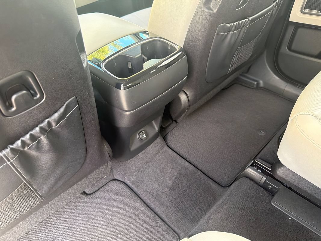 Used 2023 Kia Telluride EX w/ EX Captain's Chair Package FWD image 22