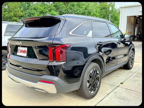 Used 2024 Kia Sorento S FWD image 15