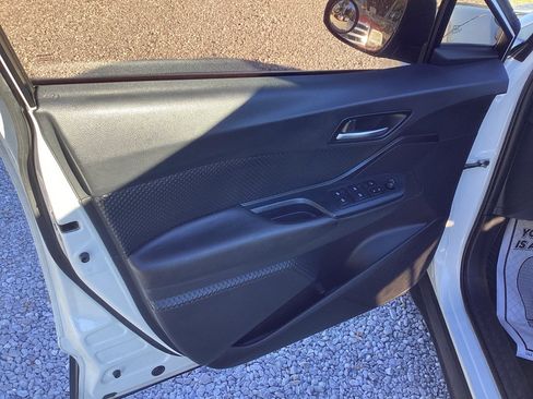 Used 2019 Toyota C-HR LE image 23