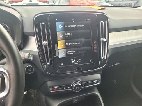 Used 2021 Volvo XC40 T5 Momentum image 19