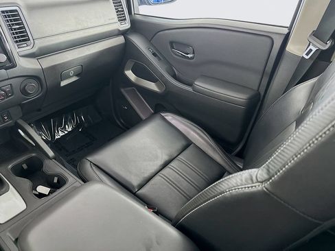 Certified 2024 Nissan Frontier SL w/ Technology Package AWD/4WD image 32