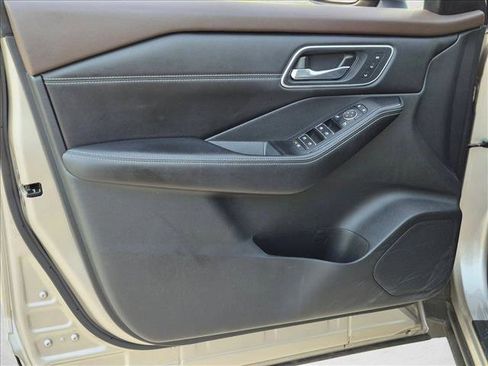 Used 2021 Nissan Rogue SL w/ Premium Package FWD image 9