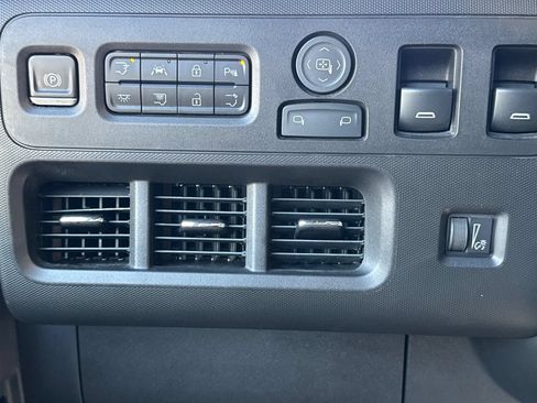 Used 2023 Chevrolet Brightdrop 600 w/ Active Safety Package 2 AWD/4WD image 31