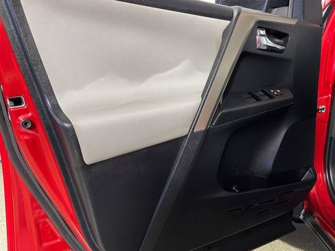 Used 2015 Toyota RAV4 XLE image 17