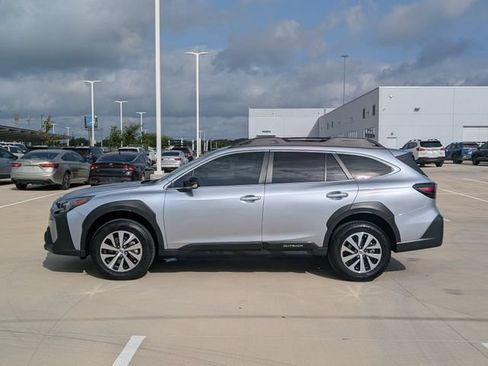 Certified 2025 Subaru Outback Premium w/ Popular Package #1A AWD/4WD image 3