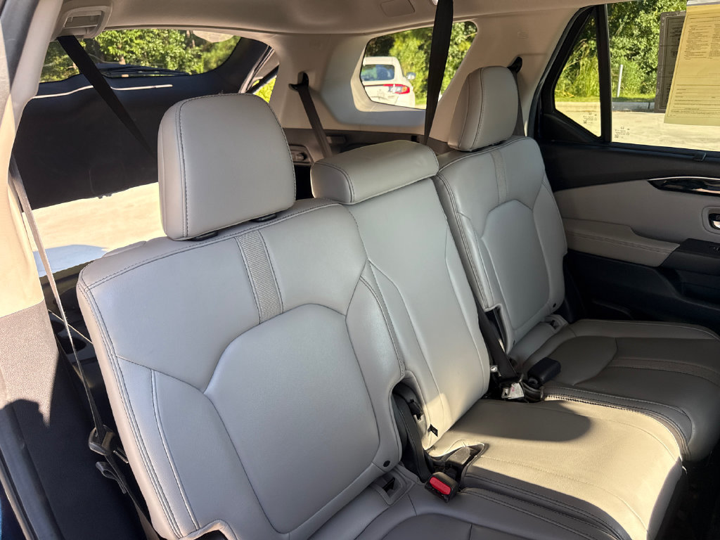 Used 2025 Honda Pilot EX-L image 34