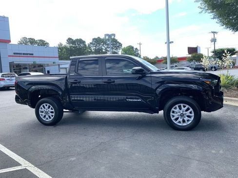 Certified 2024 Toyota Tacoma SR5 AWD/4WD image 9