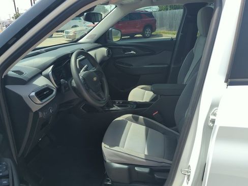 Used 2022 Chevrolet TrailBlazer LS FWD image 15