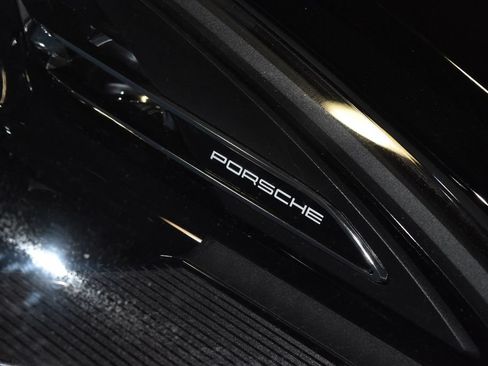 Used 2023 Porsche Macan Turbo AWD/4WD image 28