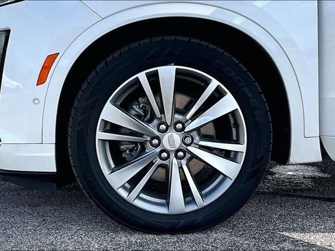 Used 2021 Cadillac XT6 Premium Luxury FWD image 35