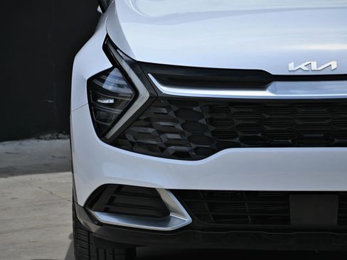 Used 2025 Kia Sportage EX w/ Premium Package image 10