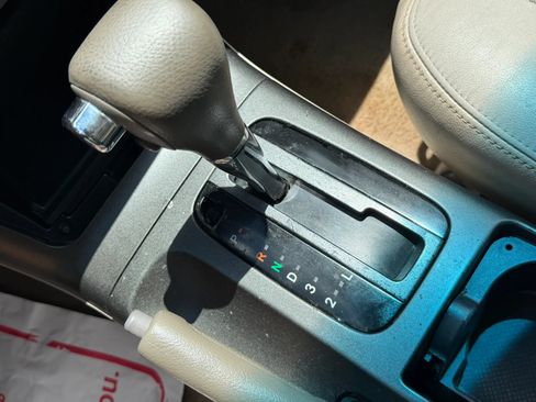 Used 2005 Toyota Camry LE FWD image 34