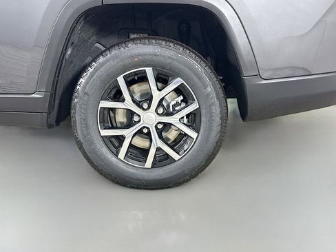 New 2025 Jeep Grand Cherokee L Limited w/ Luxury Tech Group II image 33